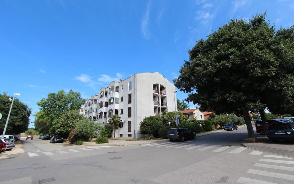 Apartment Vesna Ровин Екстериор снимка