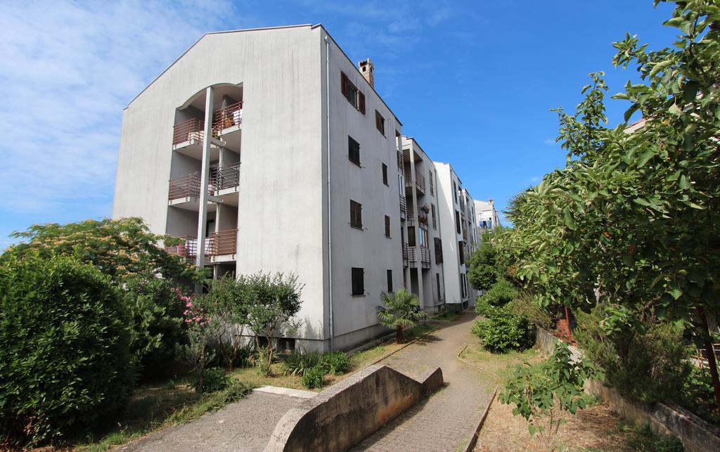 Apartment Vesna Ровин Екстериор снимка