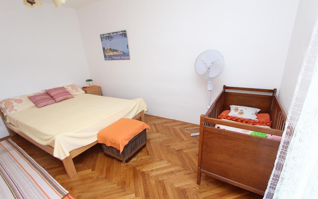 Apartment Vesna Ровин Екстериор снимка