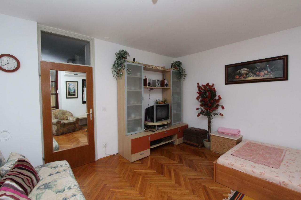 Apartment Vesna Ровин Екстериор снимка