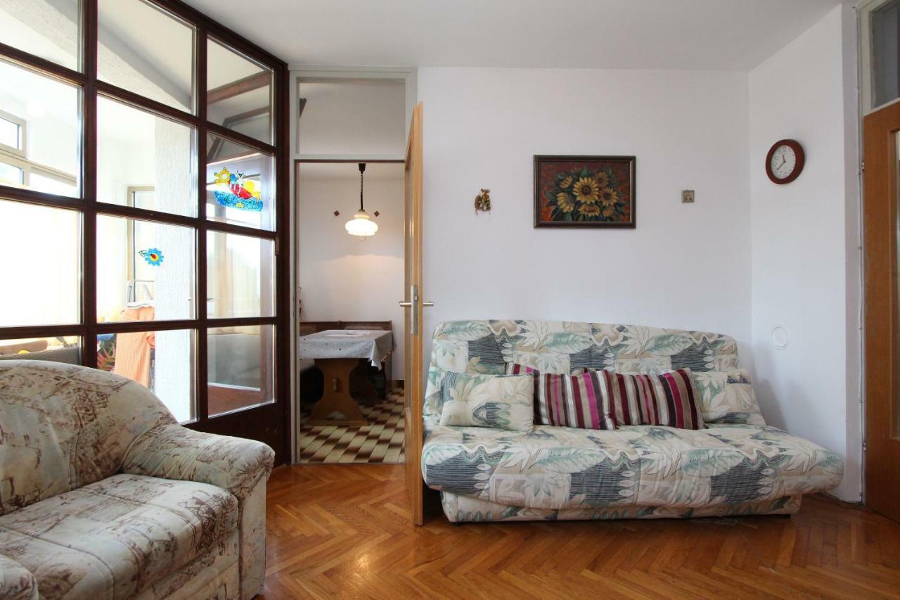 Apartment Vesna Ровин Екстериор снимка
